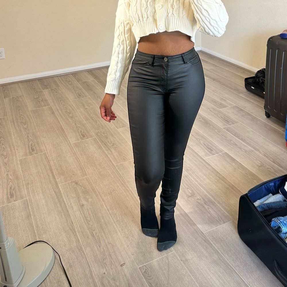 JC and JQ Jean Faux Leather Skinny SZ M BLACK